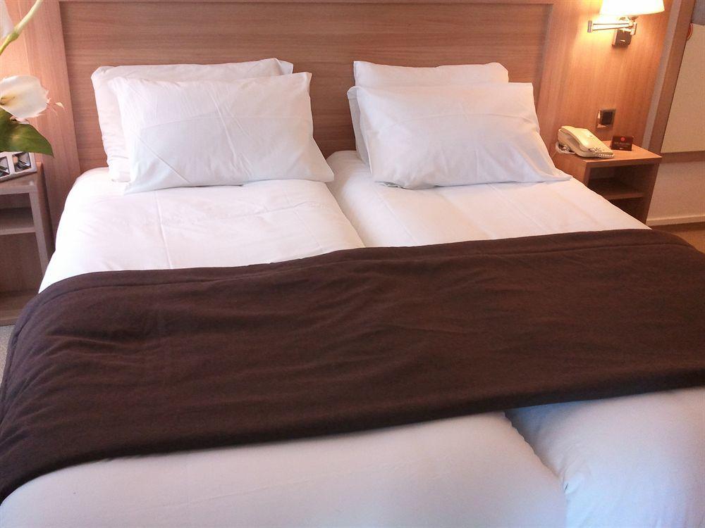 Hotel Boris V. By Happyculture Levallois-Perret Exteriör bild